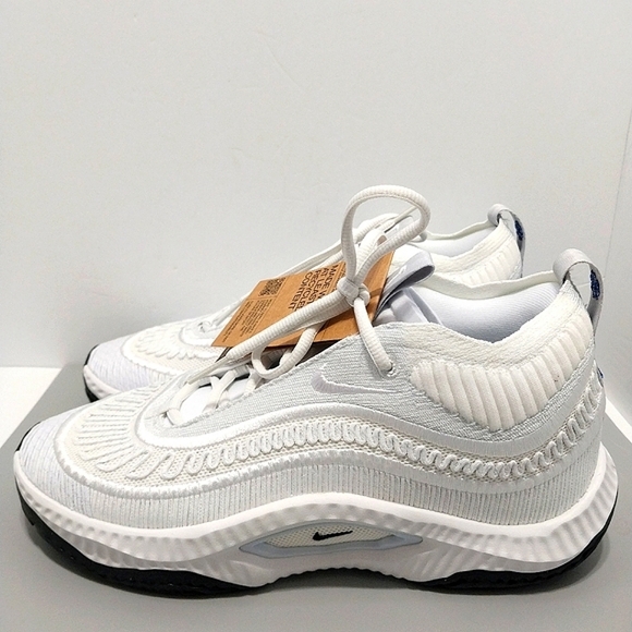 Nike Cosmic Unity 3 KnitSneakers NWT Size 8.5EUR 42‎